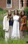 Den Haag 7 juni 2024
Fotouurte met de koninklijke familie op Huis ten Bosch .
Aanwezig Koning Willem Alexander Koningin Maxima Prinses Amalia Prinses Alexia Prinses Ariane en hun hondje Rambo.