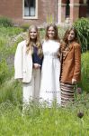 Den Haag 7 juni 2024
Fotouurte met de koninklijke familie op Huis ten Bosch .
Aanwezig Koning Willem Alexander Koningin Maxima Prinses Amalia Prinses Alexia Prinses Ariane en hun hondje Rambo.