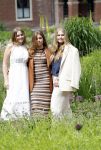 Den Haag 7 juni 2024
Fotouurte met de koninklijke familie op Huis ten Bosch .
Aanwezig Koning Willem Alexander Koningin Maxima Prinses Amalia Prinses Alexia Prinses Ariane en hun hondje Rambo.