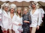 Amsterdam 8 juni 2024
Het Amsterdam diner in AFAS live . Vele Bekende mensen en zakenmensen kwamen naar het gala waar geld opgehaald wordt voor het aids fonds. Prinses Mabel en Linda de Mol