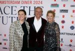 Amsterdam 8 juni 2024
Het Amsterdam diner in AFAS live . Vele Bekende mensen en zakenmensen kwamen naar het gala waar geld opgehaald wordt voor het aids fonds. Prinses Mabel met zwager en nichtje