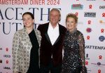 Amsterdam 8 juni 2024
Het Amsterdam diner in AFAS live . Vele Bekende mensen en zakenmensen kwamen naar het gala waar geld opgehaald wordt voor het aids fonds. Prinses Mabel met zwager en nichtje