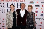 Amsterdam 8 juni 2024
Het Amsterdam diner in AFAS live . Vele Bekende mensen en zakenmensen kwamen naar het gala waar geld opgehaald wordt voor het aids fonds. Prinses Mabel met zwager en nichtje