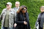 Rotterdam 14 juni 2024 
Begrafenis en besloten kring van Jan v Galen de vader van Rachel Hazes op begraafplaats Hofwijk in de witte kapel. Aanwezig beste vrienden Jaqueline Laats Jeanine Heruer Joop Kruis Ricardo Klaverdijk en Loes v Katwijk
