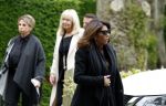 Rotterdam 14 juni 2024 
Begrafenis en besloten kring van Jan v Galen de vader van Rachel Hazes op begraafplaats Hofwijk in de witte kapel. Aanwezig beste vrienden Jaqueline Laats Jeanine Heruer Joop Kruis Ricardo Klaverdijk en Loes v Katwijk
