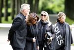 Rotterdam 14 juni 2024 
Begrafenis en besloten kring van Jan v Galen de vader van Rachel Hazes op begraafplaats Hofwijk in de witte kapel. Aanwezig beste vrienden Jaqueline Laats Jeanine Heruer Joop Kruis Ricardo Klaverdijk en Loes v Katwijk