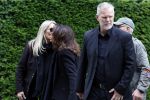 Rotterdam 14 juni 2024 
Begrafenis en besloten kring van Jan v Galen de vader van Rachel Hazes op begraafplaats Hofwijk in de witte kapel. Aanwezig beste vrienden Jaqueline Laats Jeanine Heruer Joop Kruis Ricardo Klaverdijk en Loes v Katwijk