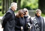 Rotterdam 14 juni 2024 
Begrafenis en besloten kring van Jan v Galen de vader van Rachel Hazes op begraafplaats Hofwijk in de witte kapel. Aanwezig beste vrienden Jaqueline Laats Jeanine Heruer Joop Kruis Ricardo Klaverdijk en Loes v Katwijk