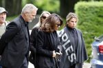 Rotterdam 14 juni 2024 
Begrafenis en besloten kring van Jan v Galen de vader van Rachel Hazes op begraafplaats Hofwijk in de witte kapel. Aanwezig beste vrienden Jaqueline Laats Jeanine Heruer Joop Kruis Ricardo Klaverdijk en Loes v Katwijk