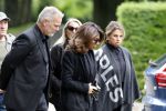 Rotterdam 14 juni 2024 
Begrafenis en besloten kring van Jan v Galen de vader van Rachel Hazes op begraafplaats Hofwijk in de witte kapel. Aanwezig beste vrienden Jaqueline Laats Jeanine Heruer Joop Kruis Ricardo Klaverdijk en Loes v Katwijk