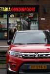 Amsterdam 27 mei 2024
Reiger op auto bij snackbar Ganzenpoort in de bijlmer.