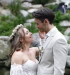 Arnhem 27 mei 2024
Trouwen Robbert de Nijs en zijn vrouw Sharon in Burgers Zoo. Zijn vader Rob de Nijs en moeder Belinda Meuldijk waren de getuigen .