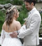 Arnhem 27 mei 2024
Trouwen Robbert de Nijs en zijn vrouw Sharon in Burgers Zoo. Zijn vader Rob de Nijs en moeder Belinda Meuldijk waren de getuigen .