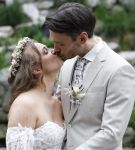 Arnhem 27 mei 2024
Trouwen Robbert de Nijs en zijn vrouw Sharon in Burgers Zoo. Zijn vader Rob de Nijs en moeder Belinda Meuldijk waren de getuigen .