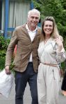 Amsterdam 4 juni 2024
Boekpresentatie Debbie de Jong van B&B Vol liefde . Suus Schenk met partner