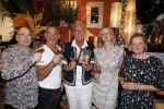 Noordwijk 25 juni 2024
Boek presentatie Timon Moll geschreven door Jan Dijkgraaf over de Familie Meiland . De presentatie was in de winkel van Montana Meiland en ook Martien Meiland en Erica Meiland waren aanwezig.