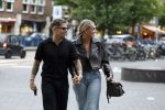 Amsterdam 26 juni 2025
Andre Hazes hand in hand met zijn nieuwe vriendin Noa Braaf op de beethovenstraat.