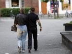 Amsterdam 26 juni 2025
Andre Hazes hand in hand met zijn nieuwe vriendin Noa Braaf op de beethovenstraat.