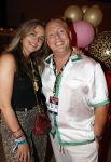Amsterdam 1 juni 2025
Rene Froger krijgt na de laatste toppers in concert een koninklijke onderscheiding in de Johan Cruyff arena . De hele familike van Rene en Natasja is aanwezig . Natacha Danny Froger ( met vrouw) Didier Froger(met vriendin) en Maxim Froger (met vriendin) Ook Gerard Joling Jeroen v d Boom en Jan Smit waren natuurlijk aanwezig. Billy Dans met vriendin