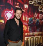 Amsterdam 1 juni 2025
Rene Froger krijgt na de laatste toppers in concert een koninklijke onderscheiding in de Johan Cruyff arena . Bouke Scholten
