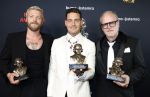 Amsterdam 2 juni 2025
Uitreiking Buma prijzen in de schouwburg van Amsterdam. Douwe Bob met schrijvers team