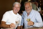 Amsterdam 11 juni 2025
Presentatie cd Wesly Bronkhorst bij grandcafe de Heinekenhoek. Dries Roelvink met manager Frank Wisse