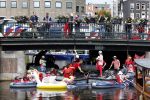 Amsterdam 19 juni 2025
Extinction Rebellion is een internationale, activistische beweging die zich verzet tegen klimaatverandering en het verlies van biodiversiteit. Ze hebben met boten twee bruggen op de grachten geblokkeerd . Meerdere rondvaartboten konden er niet door . Op die boten zaten oa Michael v Gerwen Won Yip irene v d Laar Martijn Koolhoven David Bijlsma en Carolien ter Linden