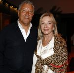Amsterdam 1 juni 2025
Rene Froger krijgt na de laatste toppers in concert een koninklijke onderscheiding in de Johan Cruyff arena . Henk ten Cate met vrouw