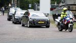 Amersfoort 18 juni 2023
Koning Willem Alexander en Prinses Amalia aanwezig bij de nieuwe standaard die overhandigt zal worden aan het Regiment Huzaren Prinses Catharina-Amalia op de Prins Bernhardkazerne. Het is de eerste keer nadat Prinses Amalia haar arm gebroken heeft na val van het paard . Koning Willem Alexander heeft nieuwe verlengde audi A8