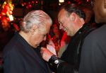 Amsterdam 1 juni 2025
Rene Froger krijgt na de laatste toppers in concert een koninklijke onderscheiding in de Johan Cruyff arena . De hele familike van Rene en Natasja is aanwezig . Natacha Danny Froger ( met vrouw) Didier Froger(met vriendin) en Maxim Froger (met vriendin) Ook Gerard Joling Jeroen v d Boom en Jan Smit waren natuurlijk aanwezig. Rene Froger en Marco de Koning