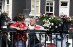 Amsterdam 19 juni 2025
Extinction Rebellion is een internationale, activistische beweging die zich verzet tegen klimaatverandering en het verlies van biodiversiteit. Ze hebben met boten twee bruggen op de grachten geblokkeerd . Meerdere rondvaartboten konden er niet door . Op die boten zaten oa Michael v Gerwen Won Yip irene v d Laar Martijn Koolhoven David Bijlsma en Carolien ter Linden