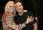 Amsterdam 1 juni 2025
Rene Froger krijgt na de laatste toppers in concert een koninklijke onderscheiding in de Johan Cruyff arena . Natasja Froger en Gerard Joling