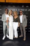Amsterdam 5 juni 2025
Uiteiking talkies terras awards en presentatie Cover met daarop Nicolette v Dam . Event vond plaats bij Hotel Arena . Nicolette v Dam met haar ouders en man Bas Smit