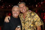Amsterdam 1 juni 2025
Rene Froger krijgt na de laatste toppers in concert een koninklijke onderscheiding in de Johan Cruyff arena . De hele familike van Rene en Natasja is aanwezig . Natacha Danny Froger ( met vrouw) Didier Froger(met vriendin) en Maxim Froger (met vriendin) Ook Gerard Joling Jeroen v d Boom en Jan Smit waren natuurlijk aanwezig. Pieter v d Hoogenband met Rene Froger