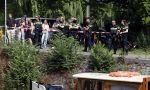 Amsterdam 19 juni 2025
Extinction Rebellion is een internationale, activistische beweging die zich verzet tegen klimaatverandering en het verlies van biodiversiteit. Ze hebben met boten twee bruggen op de grachten geblokkeerd . Meerdere rondvaartboten konden er niet door . Op die boten zaten oa Michael v Gerwen Won Yip irene v d Laar Martijn Koolhoven David Bijlsma en Carolien ter Linden . Er was veel politie aanwezig