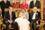 Apeldoorn 15 december 2002

Doop prinses Eloise , Aanwezig Koningin Beatrix, Prins Willem Alexander, Maxima , Prins Friso, Mabel wisse Smit, Prinses Cristina, Prinses Juliana, Pieter v Vollenhoven Prinses Margriet,  Prins Bernhard, Eef Brouwer, Tjeenk Willink, Laurens Jan Brinkhorst, Wim Kok  Jan Peter Balkenende.Prins Haakon en Mette Marit
Prins v Luxemburg Trijntje Oosterhuis met vader
Peter Smulders bv