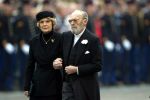 Delft 15 oktober 2002

Begrafenis Prins Claus.
Koningin Beatrix, Prins Friso, Prins Constantijn, Prinses Laurentien, Prins Willem Alexander en Maxima
Prins Maurits, Marilene, Prins Bernhard , Prins Bernhard jr, Prinses Irene, Prinses Juliana, Prinses Cristina, Prinses Margriet, Pieter v Vollenhoven, Prins Carlos, Prins Jaime, Prinses Carolina, Mabel Wisse Smit
Peter Smulders bv