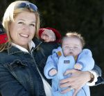 Lech 17 maart 2004
Prinses Maxima, Prins Willem Alexander en  Prinses Amalia   in Lech.  
Peter Smulders bv
