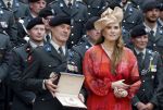 Amersfoort 18 juni 2023
Koning Willem Alexander en Prinses Amalia aanwezig bij de nieuwe standaard die overhandigt zal worden aan het Regiment Huzaren Prinses Catharina-Amalia op de Prins Bernhardkazerne. Het is de eerste keer nadat Prinses Amalia haar arm gebroken heeft na val van het paard .