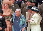 Prinses Juliana met haar verzorgster en Koningin Beatrix


PETER SMULDERS BV
