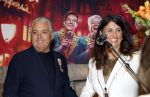 Amsterdam 1 juni 2025
Rene Froger krijgt na de laatste toppers in concert een koninklijke onderscheiding in de Johan Cruyff arena . De hele familike van Rene en Natasja is aanwezig . Natacha Danny Froger ( met vrouw) Didier Froger(met vriendin) en Maxim Froger (met vriendin) Ook Gerard Joling Jeroen v d Boom en Jan Smit waren natuurlijk aanwezig. Rene Froger krijgt koninklijke onderscheiding van burgemeester Barbara de Reijke  (Blaricum ) opgespeld. OOk de commisaris v de koningin Arthur v Dijk was aanwezig