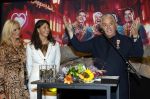 Amsterdam 1 juni 2025
Rene Froger krijgt na de laatste toppers in concert een koninklijke onderscheiding in de Johan Cruyff arena . De hele familike van Rene en Natasja is aanwezig . Natacha Danny Froger ( met vrouw) Didier Froger(met vriendin) en Maxim Froger (met vriendin) Ook Gerard Joling Jeroen v d Boom en Jan Smit waren natuurlijk aanwezig. Rene Froger krijgt koninklijke onderscheiding van burgemeester Barbara de Reijke  (Blaricum ) opgespeld. OOk de commisaris v de koningin Arthur v Dijk was aanwezig