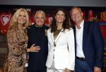 Amsterdam 1 juni 2025
Rene Froger krijgt na de laatste toppers in concert een koninklijke onderscheiding in de Johan Cruyff arena . De hele familike van Rene en Natasja is aanwezig . Natacha Danny Froger ( met vrouw) Didier Froger(met vriendin) en Maxim Froger (met vriendin) Ook Gerard Joling Jeroen v d Boom en Jan Smit waren natuurlijk aanwezig. Rene Froger krijgt koninklijke onderscheiding van burgemeester Barbara de Reijke  (Blaricum ) opgespeld. OOk de commisaris v de koningin Arthur v Dijk was aanwezig