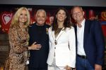 Amsterdam 1 juni 2025
Rene Froger krijgt na de laatste toppers in concert een koninklijke onderscheiding in de Johan Cruyff arena . De hele familike van Rene en Natasja is aanwezig . Natacha Danny Froger ( met vrouw) Didier Froger(met vriendin) en Maxim Froger (met vriendin) Ook Gerard Joling Jeroen v d Boom en Jan Smit waren natuurlijk aanwezig. Rene Froger krijgt koninklijke onderscheiding van burgemeester Barbara de Reijke  (Blaricum ) opgespeld. OOk de commisaris v de koningin Arthur v Dijk was aanwezig