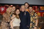 Amsterdam 1 juni 2025
Rene Froger krijgt na de laatste toppers in concert een koninklijke onderscheiding in de Johan Cruyff arena . De hele familike van Rene en Natasja is aanwezig . Natacha Danny Froger ( met vrouw) Didier Froger(met vriendin) en Maxim Froger (met vriendin) Ook Gerard Joling Jeroen v d Boom en Jan Smit waren natuurlijk aanwezig.