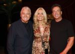 Amsterdam 1 juni 2025
Rene Froger krijgt na de laatste toppers in concert een koninklijke onderscheiding in de Johan Cruyff arena . Natasja Froger en Gerard Joling en Rene