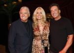 Amsterdam 1 juni 2025
Rene Froger krijgt na de laatste toppers in concert een koninklijke onderscheiding in de Johan Cruyff arena . Natasja Froger en Gerard Joling en Rene