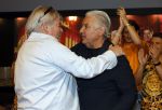 Amsterdam 1 juni 2025
Rene Froger krijgt na de laatste toppers in concert een koninklijke onderscheiding in de Johan Cruyff arena . De hele familike van Rene en Natasja is aanwezig . Natacha Danny Froger ( met vrouw) Didier Froger(met vriendin) en Maxim Froger (met vriendin) Ook Gerard Joling Jeroen v d Boom en Jan Smit waren natuurlijk aanwezig. Rene Froger en Benno de Leeuw