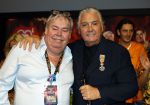 Amsterdam 1 juni 2025
Rene Froger krijgt na de laatste toppers in concert een koninklijke onderscheiding in de Johan Cruyff arena . De hele familike van Rene en Natasja is aanwezig . Natacha Danny Froger ( met vrouw) Didier Froger(met vriendin) en Maxim Froger (met vriendin) Ook Gerard Joling Jeroen v d Boom en Jan Smit waren natuurlijk aanwezig. Rene Froger en Benno de Leeuw