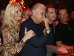Amsterdam 1 juni 2025
Rene Froger krijgt na de laatste toppers in concert een koninklijke onderscheiding in de Johan Cruyff arena . Ook de andere toopers Jan Smit Gerard Joling en Jeroen v d Boom waren natuurlijk aanwezig.